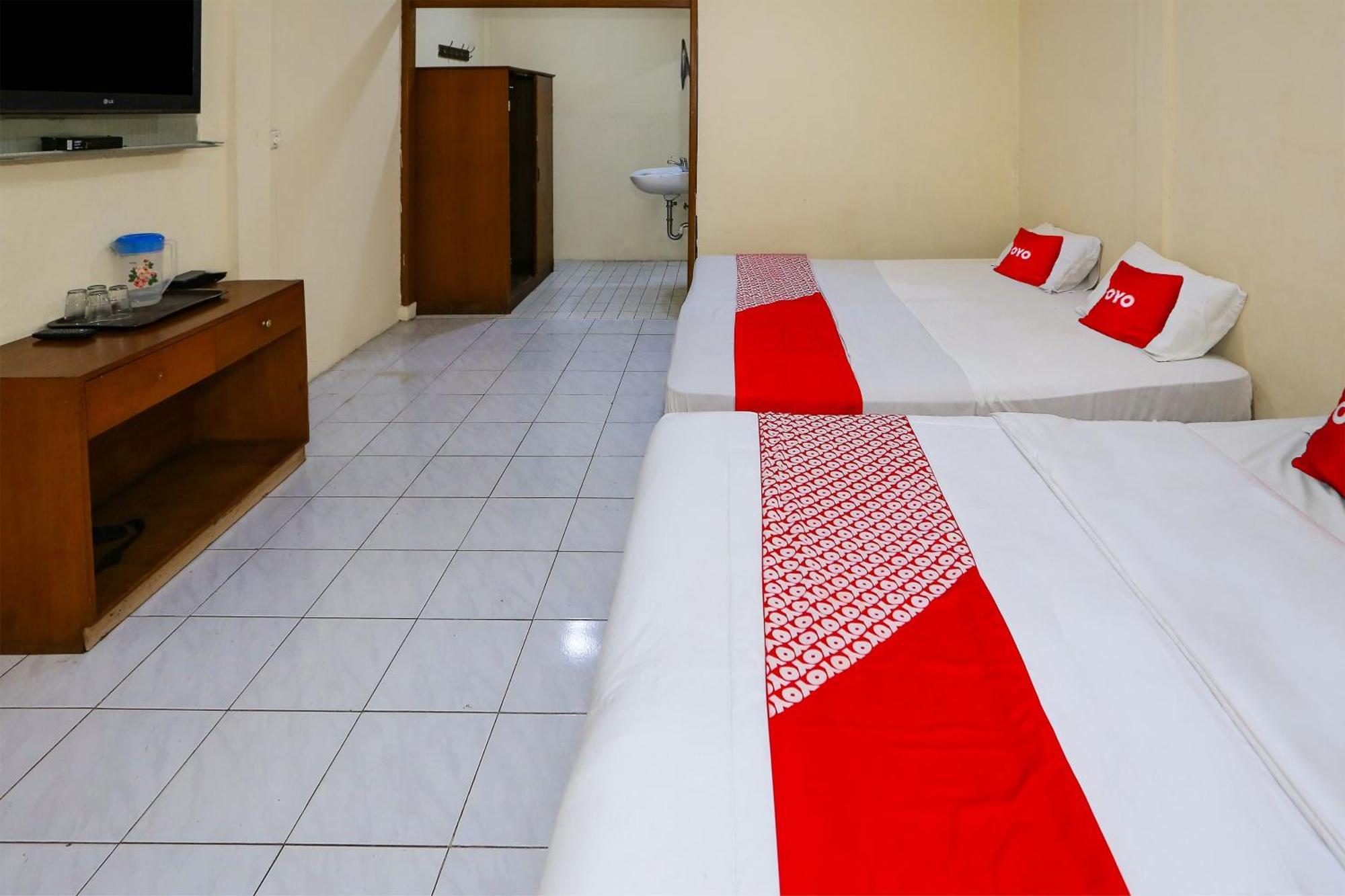 Capital O 93349 Hotel Gondangdia بوكور المظهر الخارجي الصورة