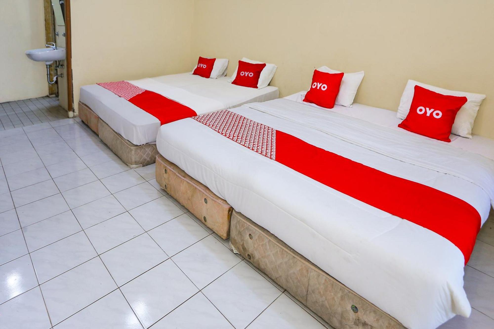 Capital O 93349 Hotel Gondangdia بوكور المظهر الخارجي الصورة