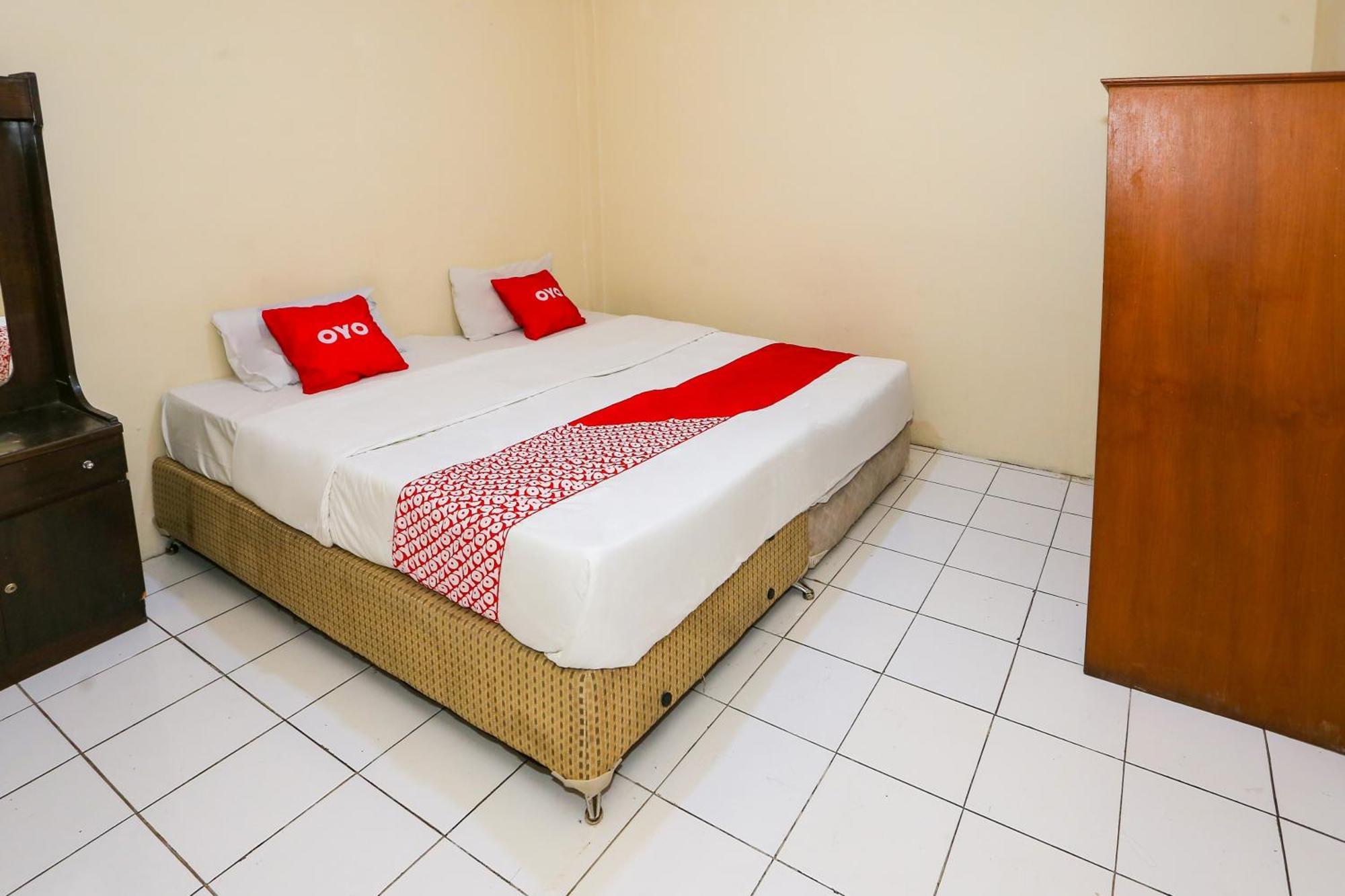Capital O 93349 Hotel Gondangdia بوكور المظهر الخارجي الصورة